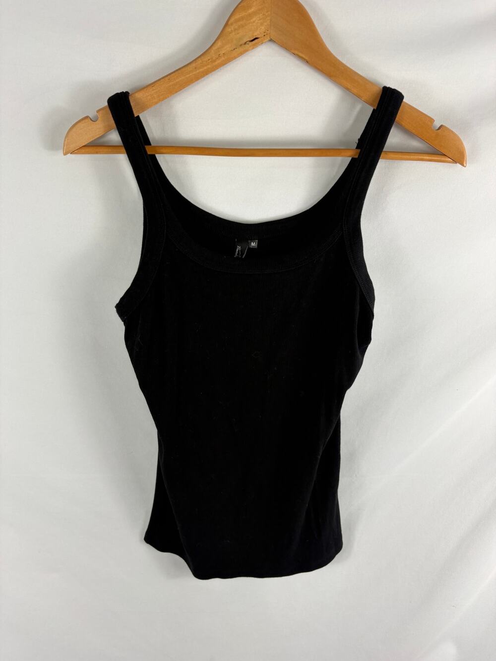 Trendy Womans Basic Black Ribbed Tank Size Medium